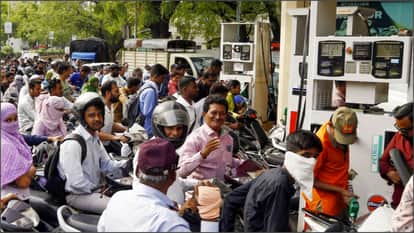 Assam Fuel Panic: Petrol-Diesel Rush in Guwahati and Other Cities Amid Rumors, Govt Assures Adequate Stock