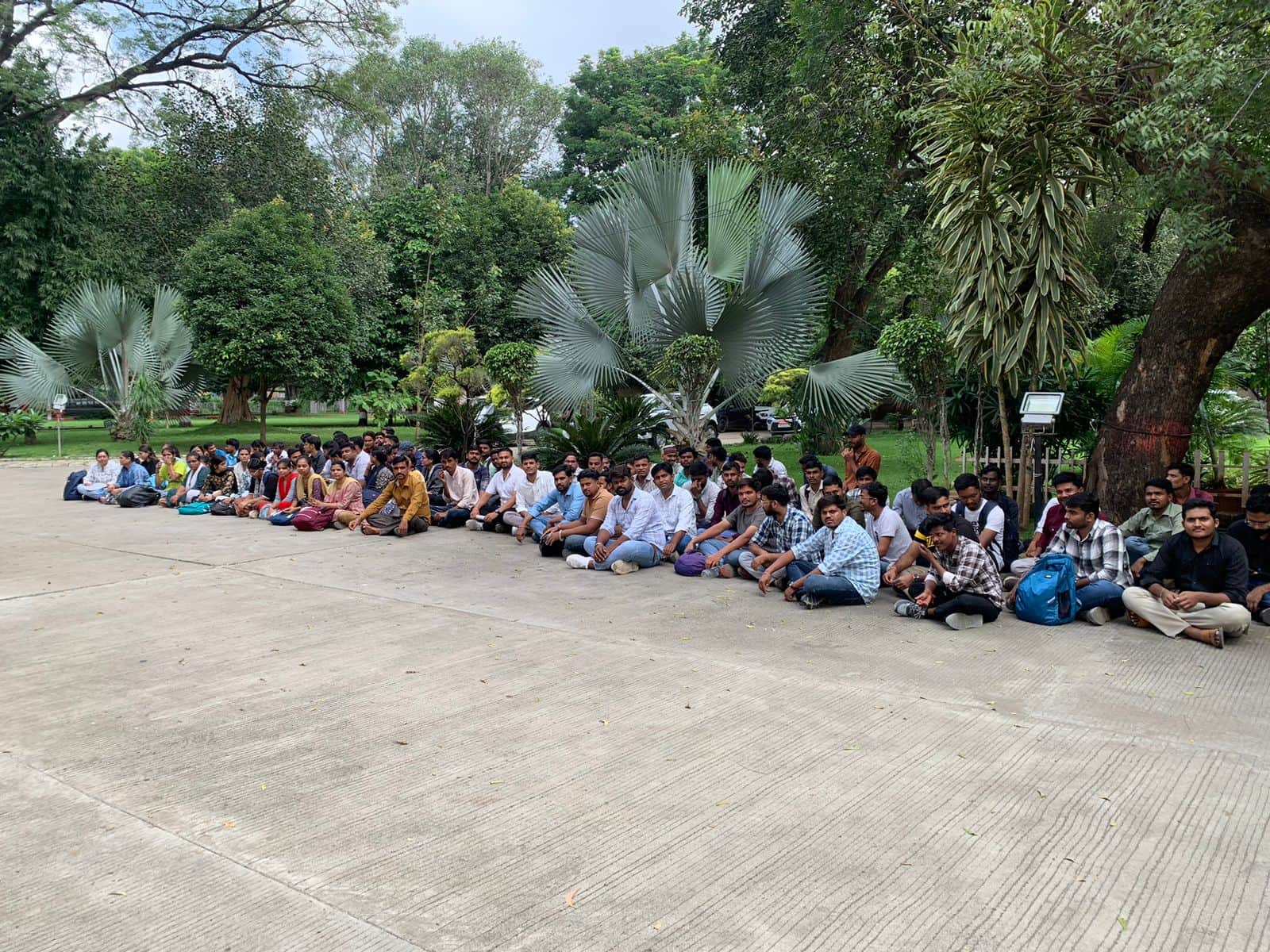 अभ्यर्थियों द्वारा पूर्व में किया गया विरोध प्रदर्शन