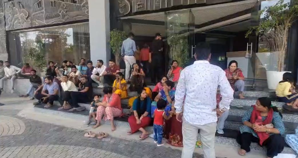 Bhopal News: Water Tanks Dry for Four Days at Bhopal's Hinotiya Alam HFA Project; Protest Staged Outside Munic