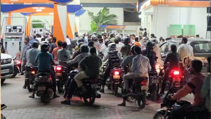 Five petrol pumps in Gorakhpur are out of fuel, drawing crowds on rumours