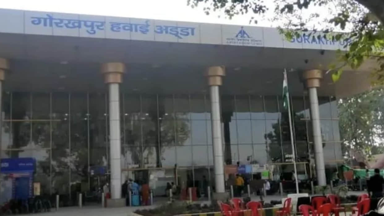 Flight arrives at Gorakhpur Airport; bags of 24 passengers left behind at Delhi Airport.