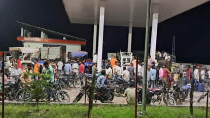 Lalitpur: Diesel crisis deepens, farmers worried, queues at petrol pumps since morning