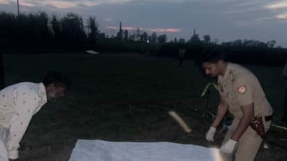 Meerut: High tension line wire fell on a young man working in the field, body badly burnt, painful death