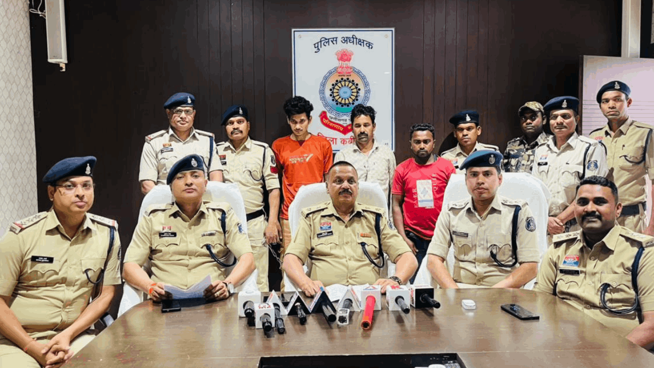 पुलिस की गिरफ्त में आरोपी
