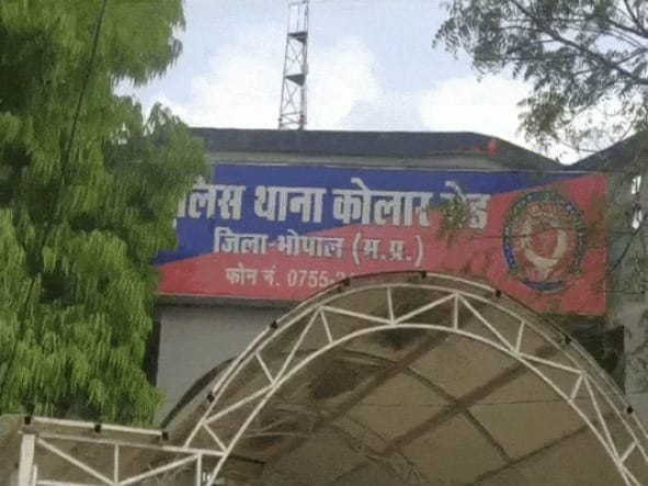 पुलिस ने आरोपी के खिलाफ हत्या के प्रयास का मामला दर्ज किया।