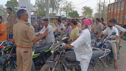 Ruckus over petrol in Sadabad Hathras