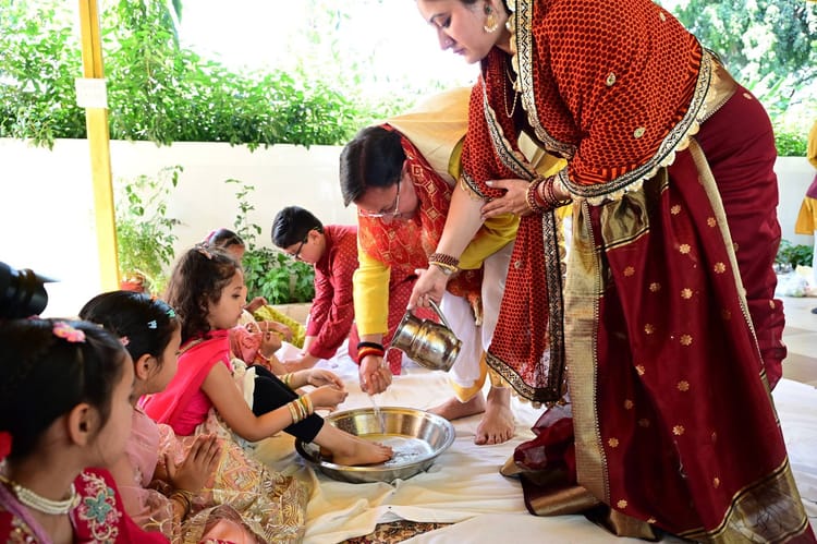 Kanya Pujan: मुख्यमंत्री धामी ने सीएम आवास में किया कन्या पूजन, की खुशहाली की कामना