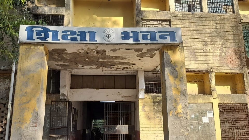 Agra School Under Scanner: Allegations of Forcing Book & Uniform Purchases, Recognition at Risk