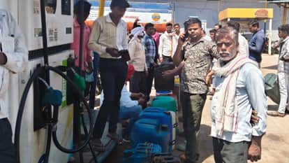 Lalitpur: Diesel crisis deepens, farmers worried, queues at petrol pumps since morning