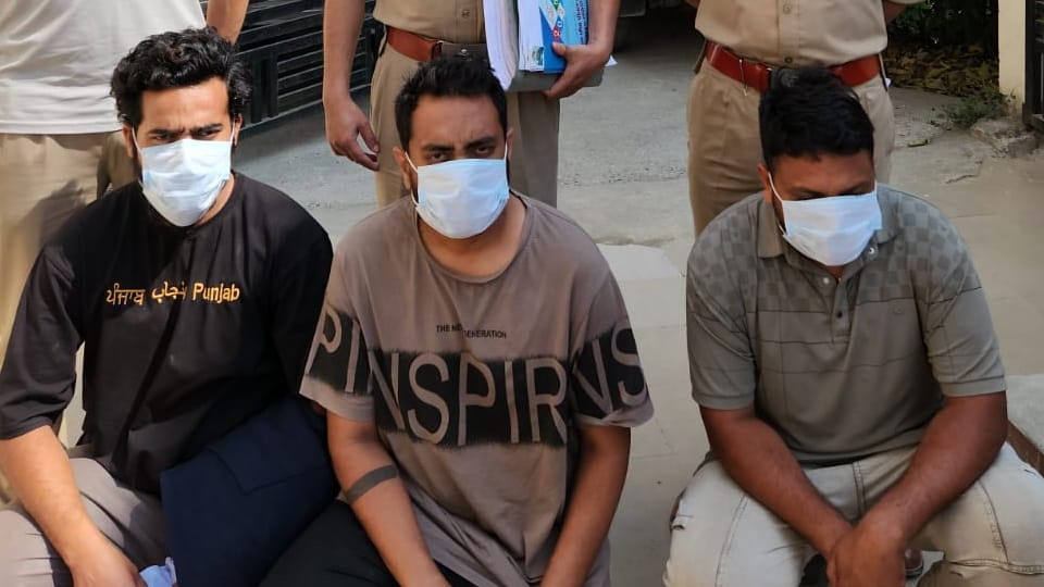 Dehradun STF Arrested  Three Accused for Committing Cyber Fraud 1.31 Crore Under the Guise of Investment