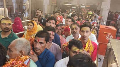 Crowds of Devotees Flock to Vindhyachal Dham on Maha Ashtami in mirzapur