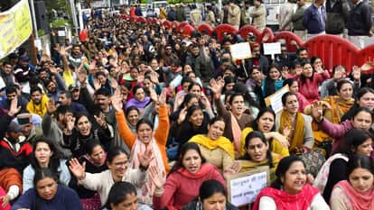Himachal Outsourced Employees Protest In Shimla Chauda Maidan