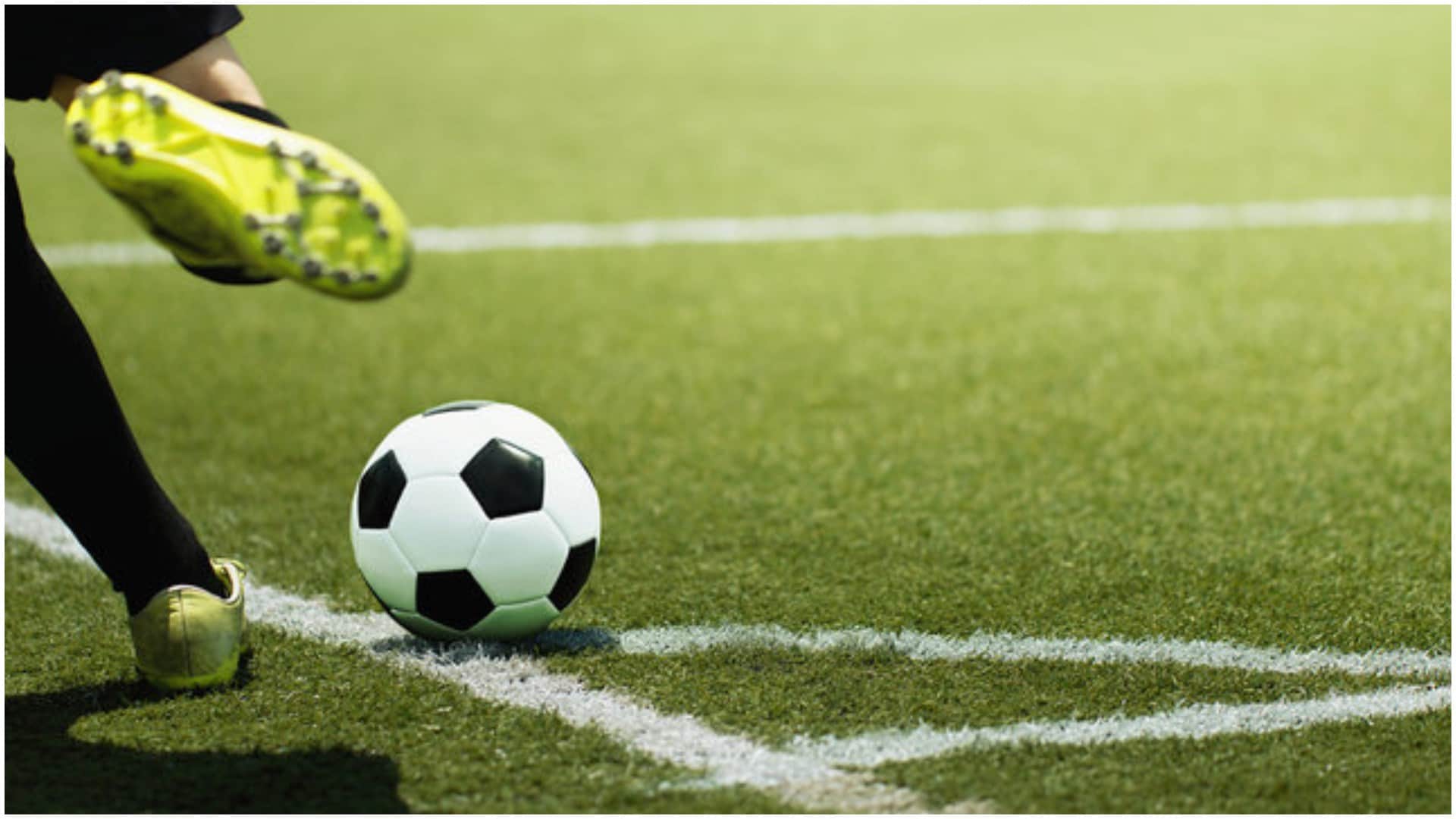 फुटबॉल (प्रतीकात्मक तस्वीर)