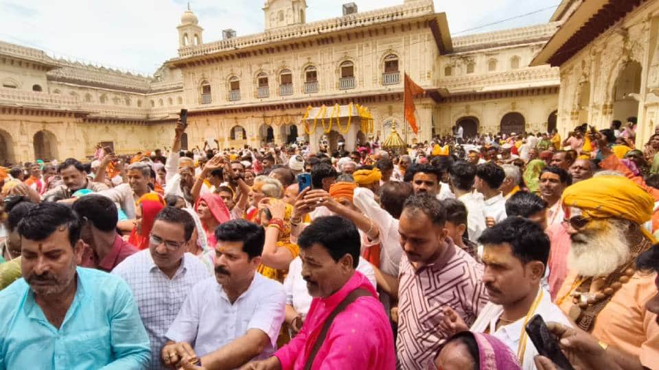 Ayodhya becomes steeped in spirit of Ram on Ram Navami devotees dancing with unbridled fervor