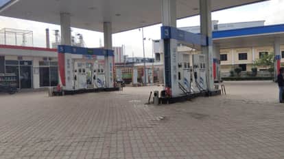 Kanpur Fuel Alert Eerie Silence at Some Pumps Crowds Swarming at Others Motorists in Distress in Shivrajpur