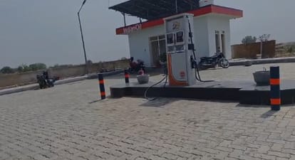 Kanpur Fuel Alert Eerie Silence at Some Pumps Crowds Swarming at Others Motorists in Distress in Shivrajpur