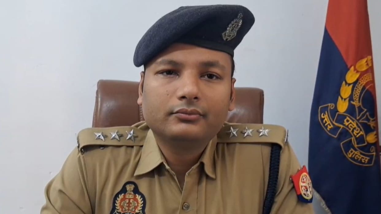 Police FIR After Video Viral of Family Beaten for Parking Car in Front of Street Cart in Azamgarh