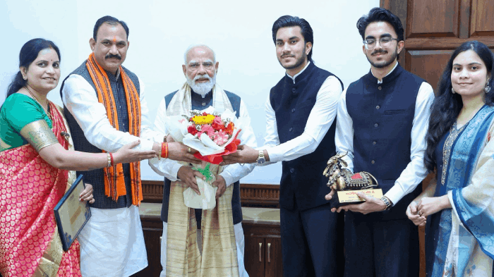 पीएम से परिवार संग मिले श्यामबिहारी