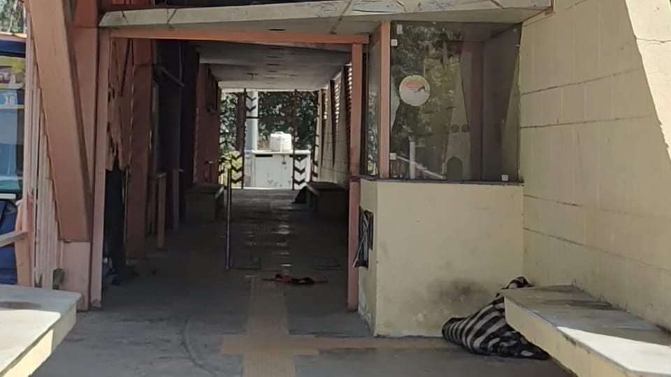 Amritsar Public funds worth ₹400 crore squandered in BRTS project beggars turn it into shelter
