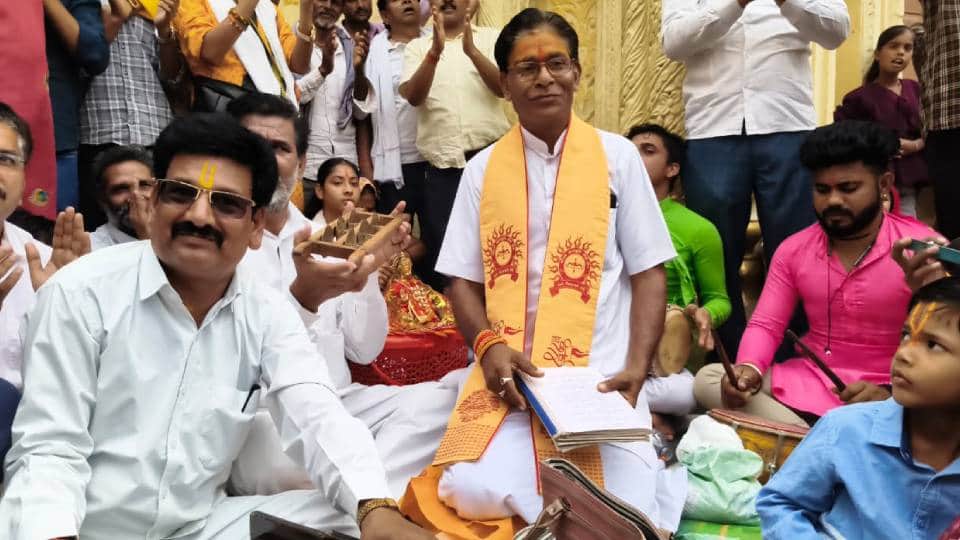 Ayodhya becomes steeped in spirit of Ram on Ram Navami devotees dancing with unbridled fervor