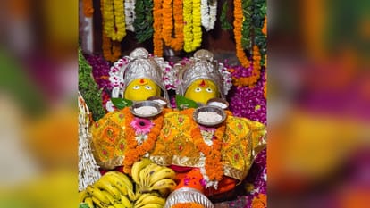 Prayagraj: On Ram Navami, a grand decoration of Bade Hanumanji was done