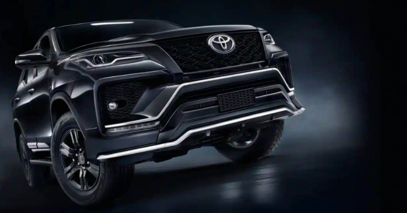 Unstoppable Off-Roading: How Terrain Response Systems Help These SUVs Master Mud, Sand, Snow