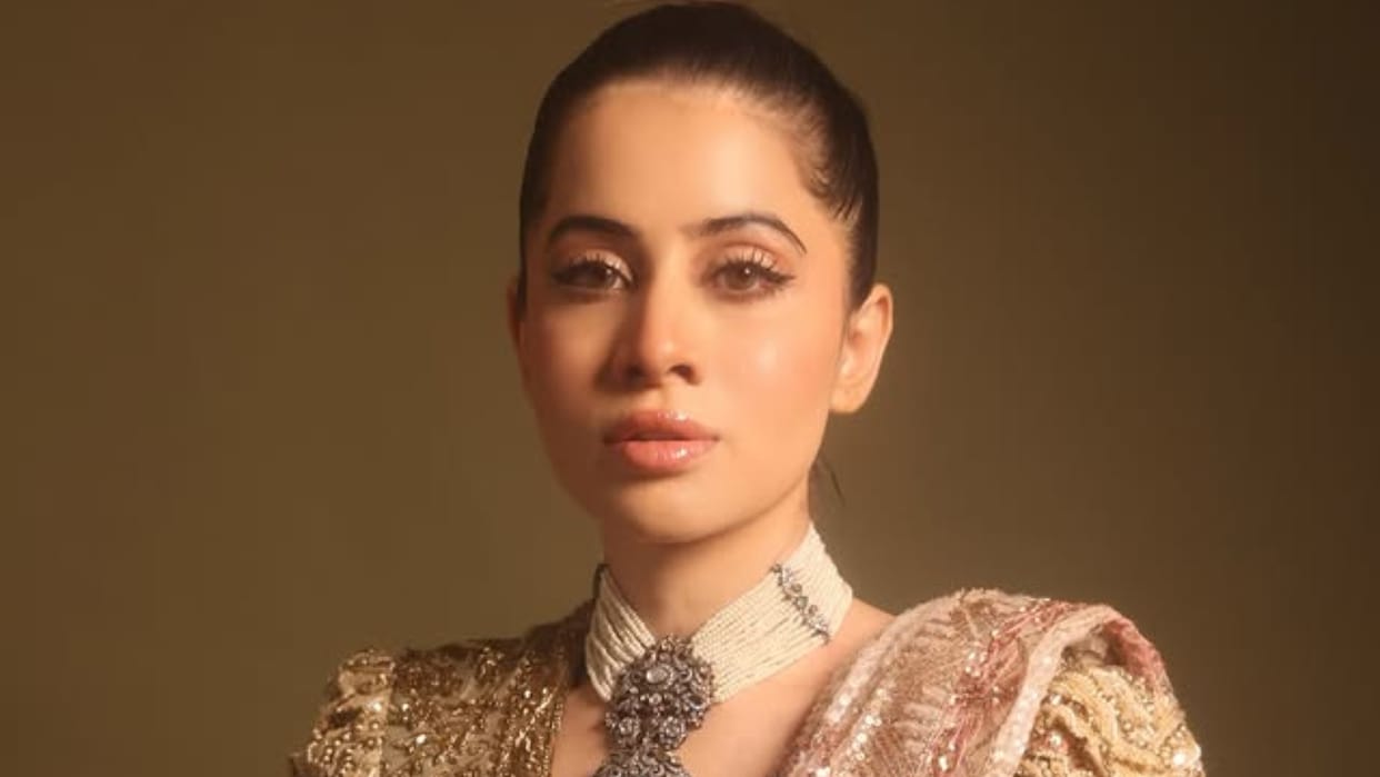 Uorfi Javed Traditional Dress Up Shock Social Media Users Fans Reaction On Influencer Post