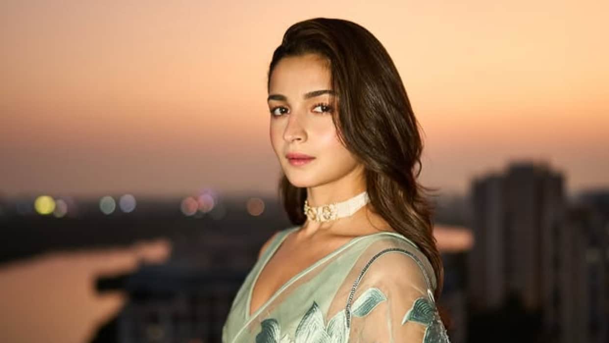 Alia Bhatt Ask Parenting Advice From Sadhguru In Recent Event