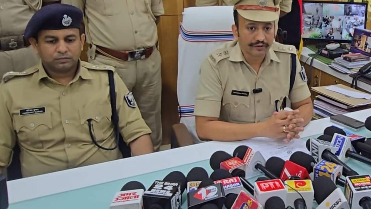 notorious robber with three criminals arrested with gold Bakarganj patna bihar police Bihar news