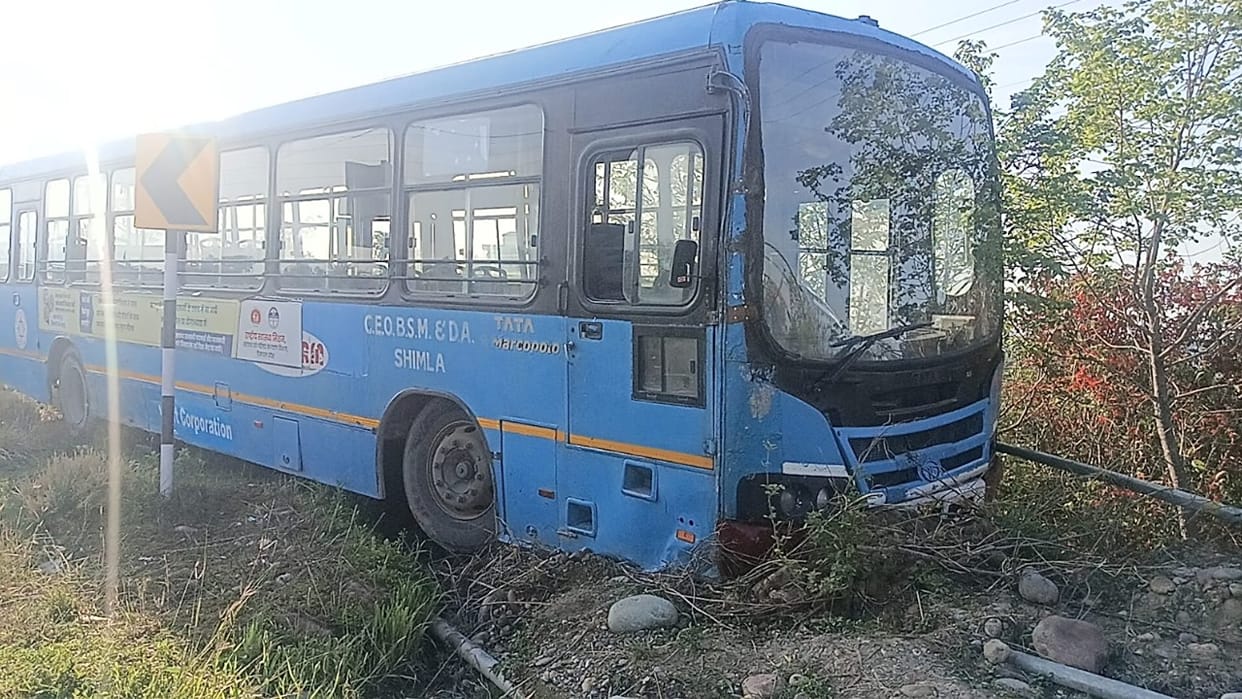road accident: HRTC Bus Loses Control and Plunges into Field Near Ghandalwin; 10 Passengers Injured