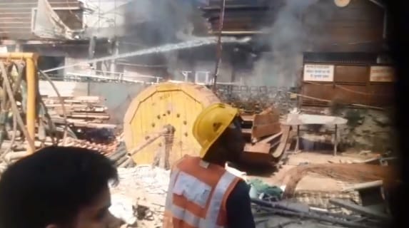Kanpur Guest House Engulfed in Flames People Flee Outside to Save Their Lives Major Tragedy Averted