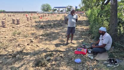 Farrukhabad Record Harvest Proves Farmers Doom Unable to Recover Costs They Are Running Tractors in Fields