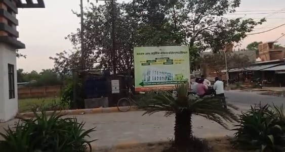 Kanpur Sanitation Worker Body Found on Bed Broken Rope Wrapped Around Neck  Police Break Through Window