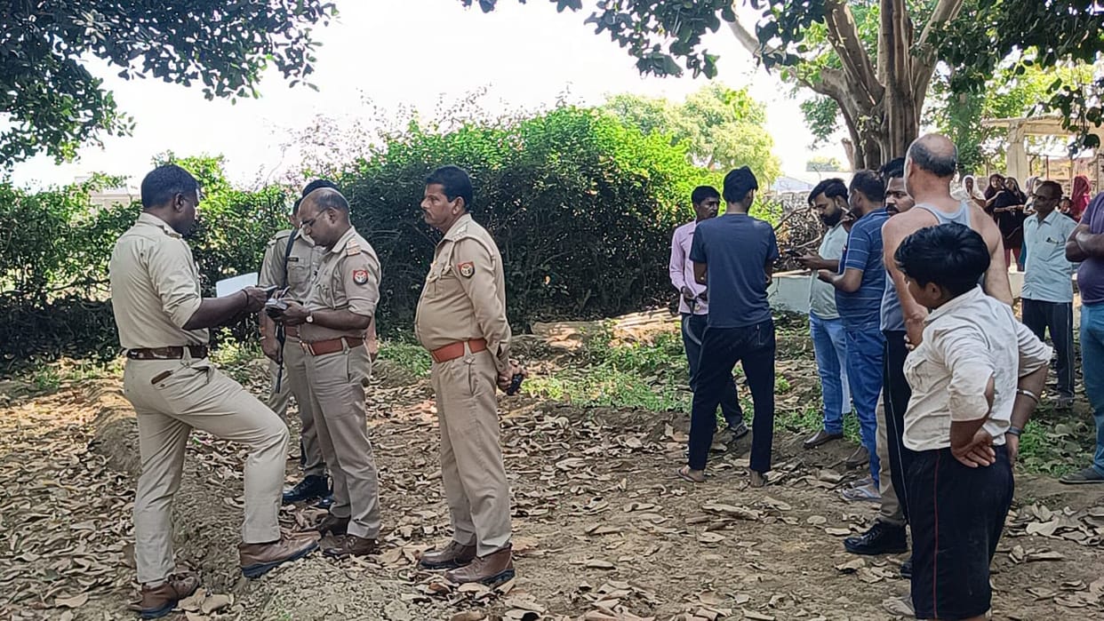 Auraiya Mason hangs himself in orchard body found hanging from mango tree police launch investigation