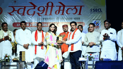 Deputy Chief Minister Vijay Sharma inaugurates Swadeshi Mela by lighting the ceremonial lamp