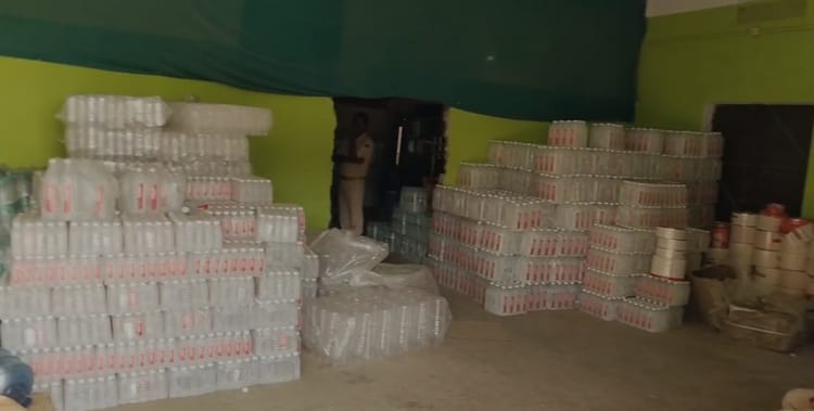Bihar News: दिल्ली की कोर्ट के आदेश पर भभुआ में नकली पानी फैक्टरी पर छापेमारी, 70 लाख का माल जब्त