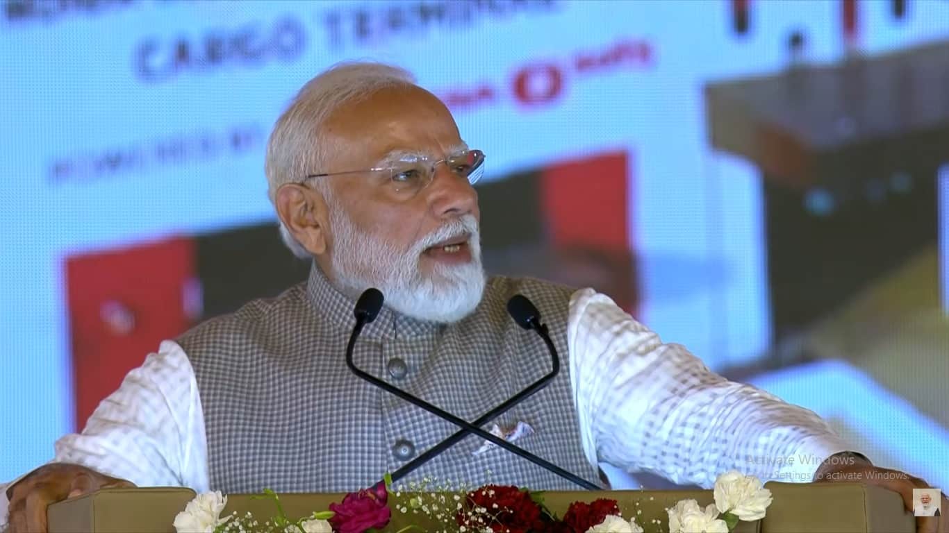 Noida Airport Runway Ranking: Which Indian Airports Have Most Runways and Where Jewar Stands