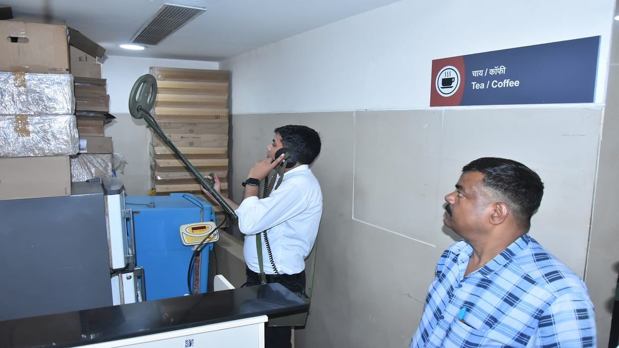 Bomb threat to Bareilly passport office