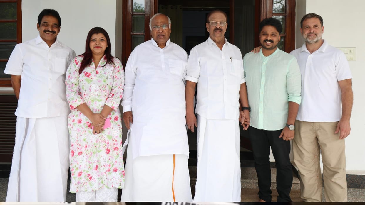 Congress leader Rahul Gandhi meets K Sudhakaran ahead of Kerala polls, reaffirms party unity