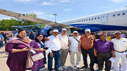 agra Municipal Corporation Councillors Depart on Study Tour