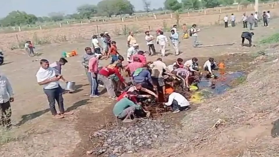 Oil Tanker Filled with Mustard Overturns in Agra