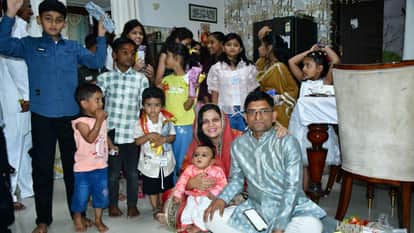 Lalitpur: SP Mohammad Mushtaq, along with his wife, worshipped girls, washed their feet