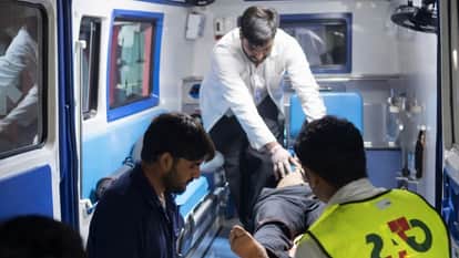 Unknown vehicle hits tractor on Sikandrarao Aligarh highway in Hathras youth dies