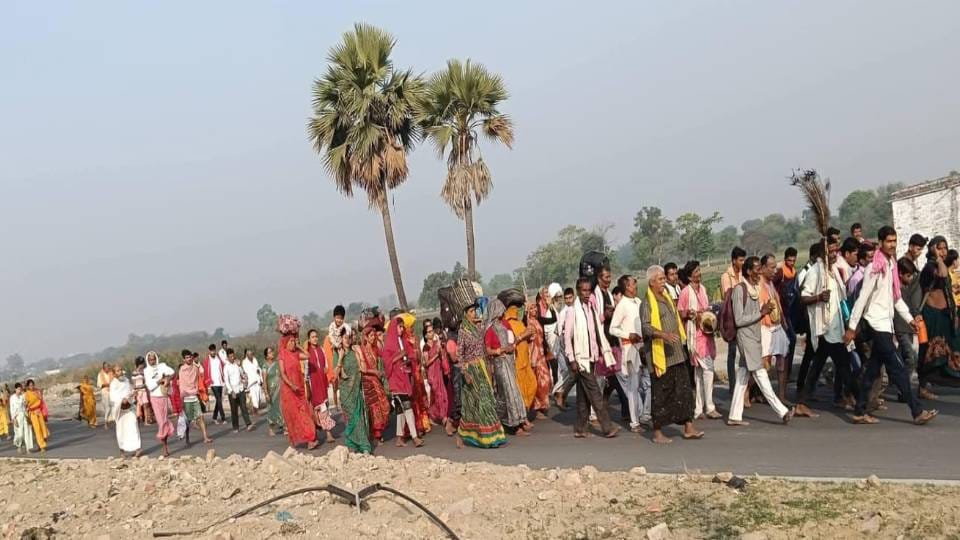 Ayodhya Panchkosi Parikrama: Lakhs of Devotees Gather on Ekadashi, Chant Jai Shri Ram Echoes