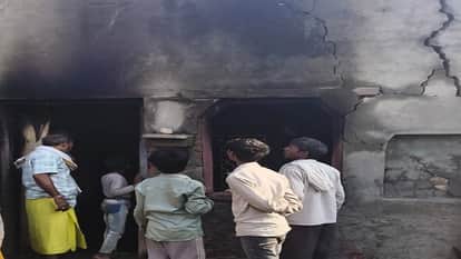 house collapsed after gas cylinder exploded in Mathura