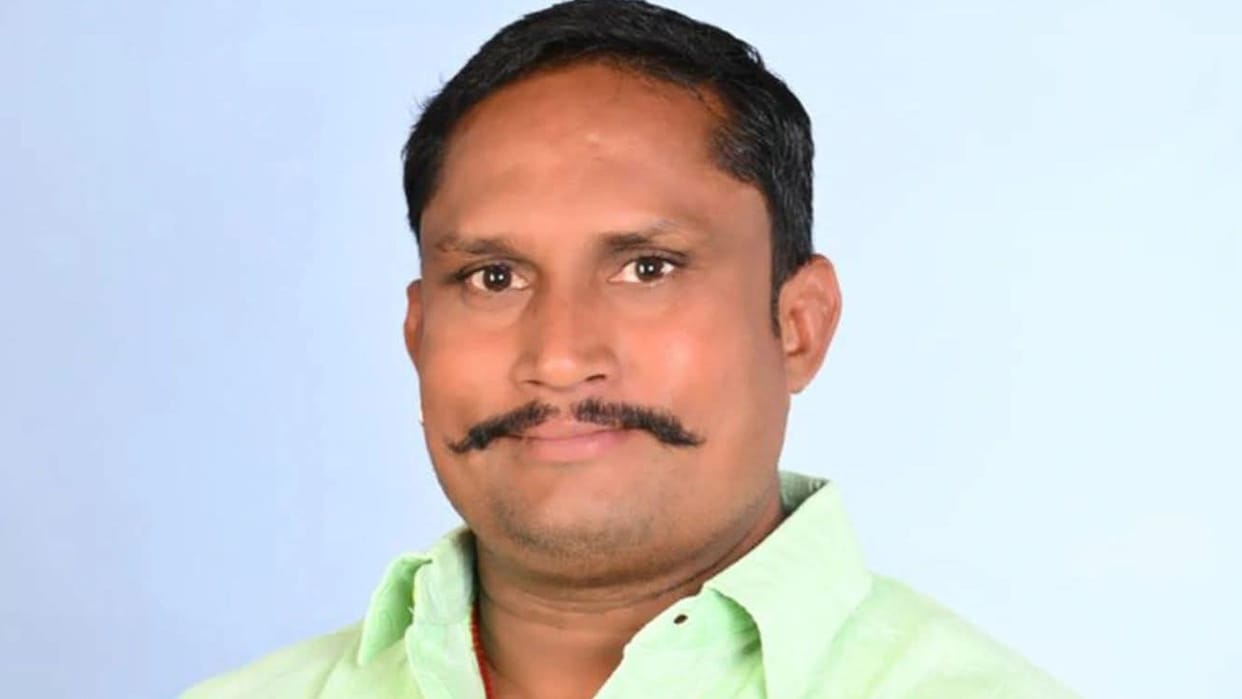 sunil yadav Devta wanted criminal carrying 25,000 bounty running gambling den right two district border
