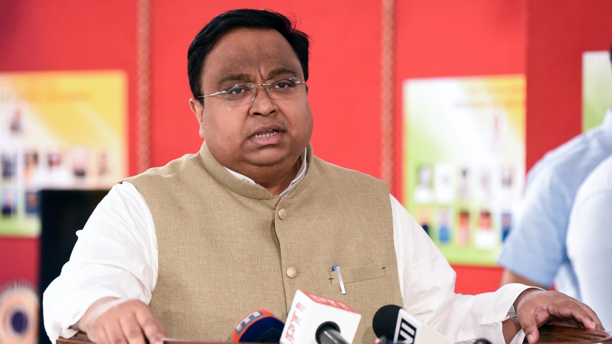 Escalating Conflict in Hormuz Xi Jinping Statement Sparks Unease Indian MP Warns Against China Stance