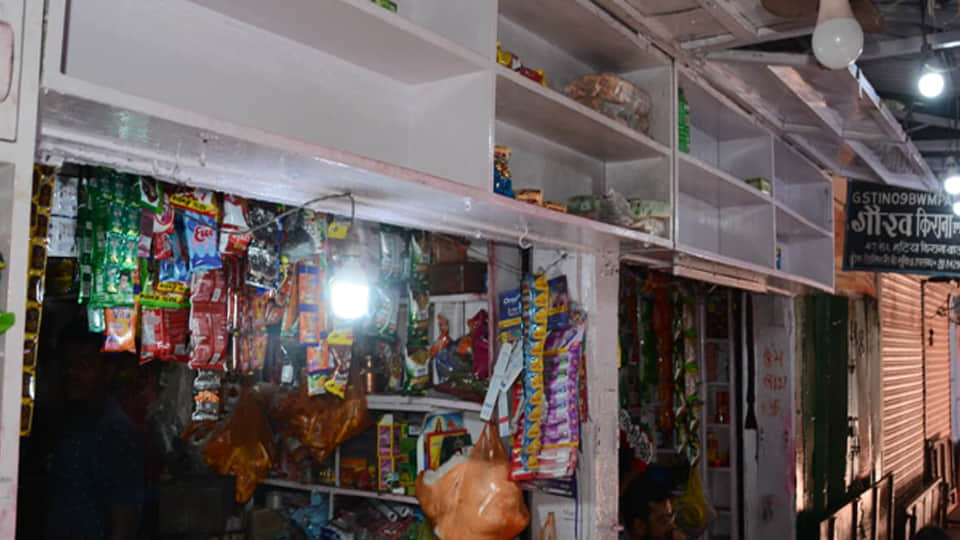 दुकानों में चोरी का मामला