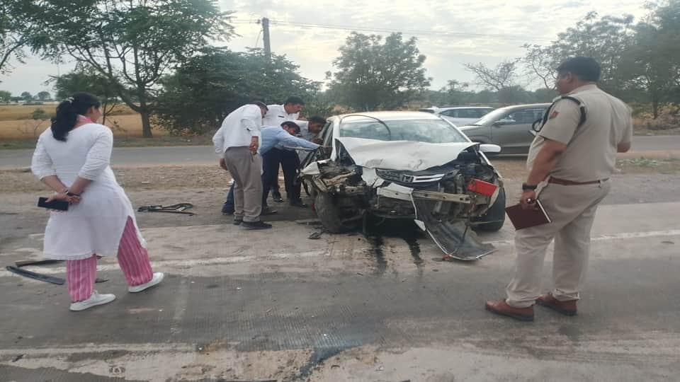 दुर्घटनाग्रस्त कार