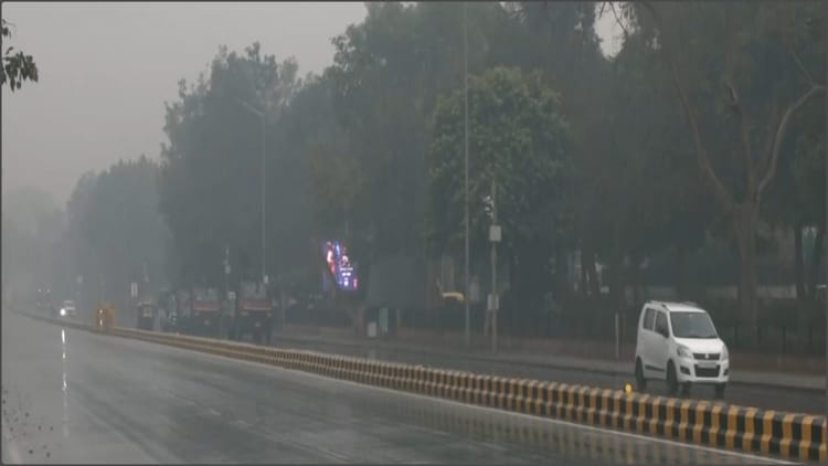 Weather: पूर्वोत्तर में भारी बारिश, हिमाचल से ओडिशा तक चलेंगी तेज हवाएं; अभी जारी रहेगा तापमान में उतार-चढ़ाव